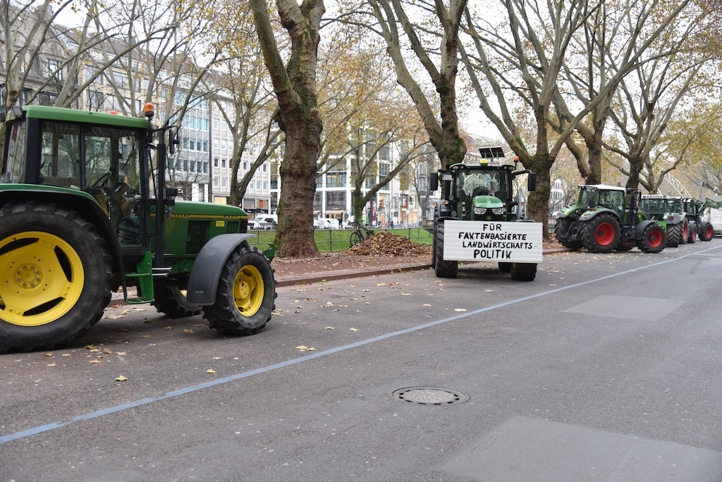 Verkehrsinformation: Demonstrationsgeschehen im Großraum Düsseldorf und im Stadtgebiet — Verkehrsstörungen erwartet — Hinweis auf den Verkehrsfunk