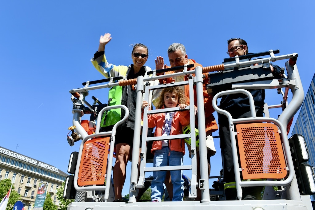 Einblicke hinter die Kulissen: Feuerwehr Düsseldorf öffnet ihre Tore für Familienkarteninhaber