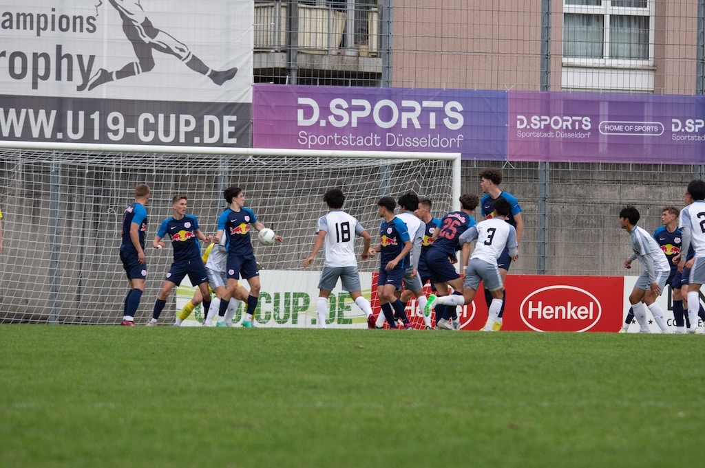 Die Stadt Düsseldorf und Henkel retten das Osterturnier