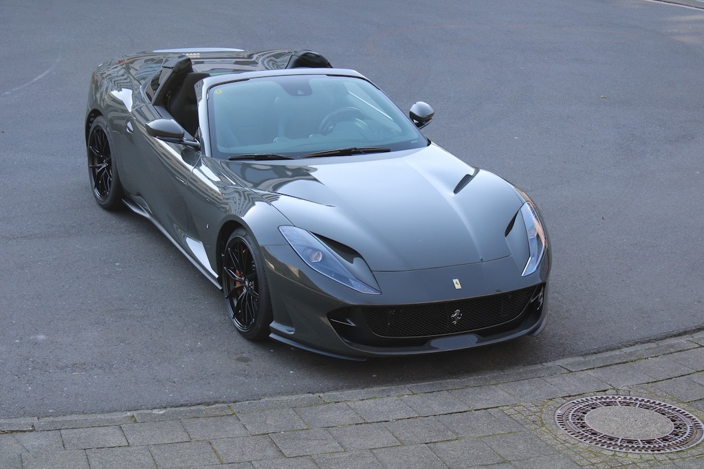 Fahrzeugdiebstahl aus Tiefgarage — Ferrari 488 Pista und Ferrari 812 GTS