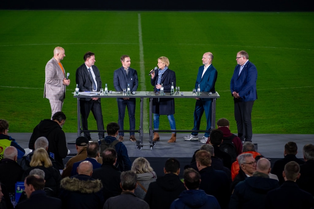 “EM 2024: Düsseldorf im Fokus — Zwischen Rasenpflege, Arena-Upgrade und Fanbegeisterung”