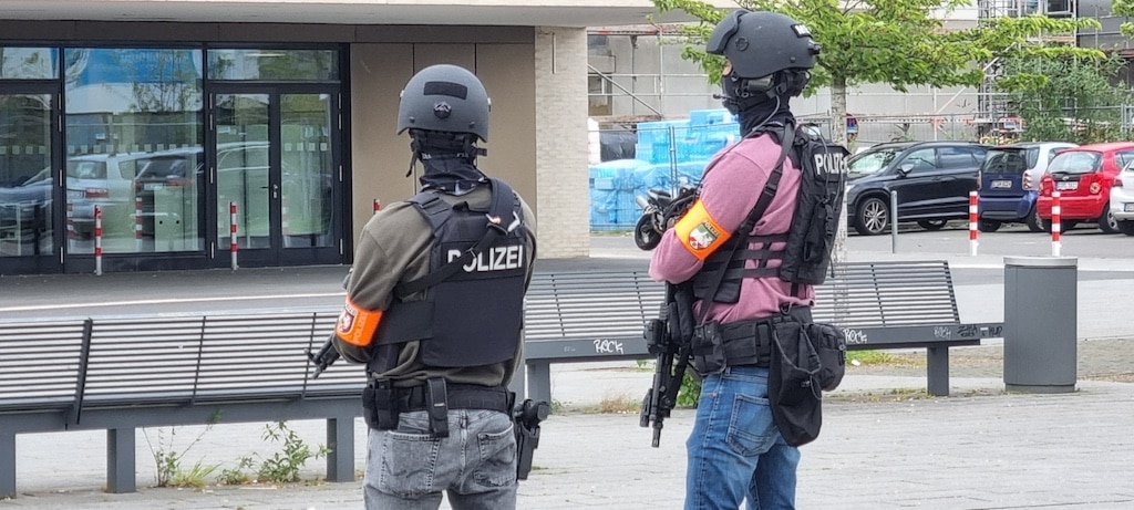 Polizeieinsatz am Albrecht-Dürer-Kolleg in Benrath