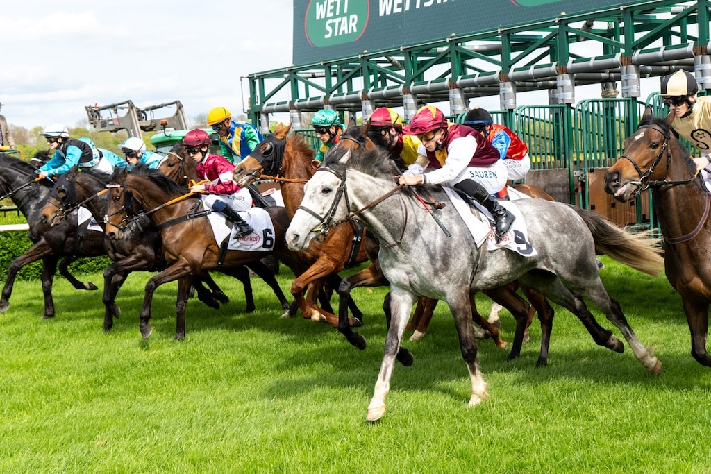 Arcandi überrascht beim Kirschblüten-Renntag auf der ganzen Linie