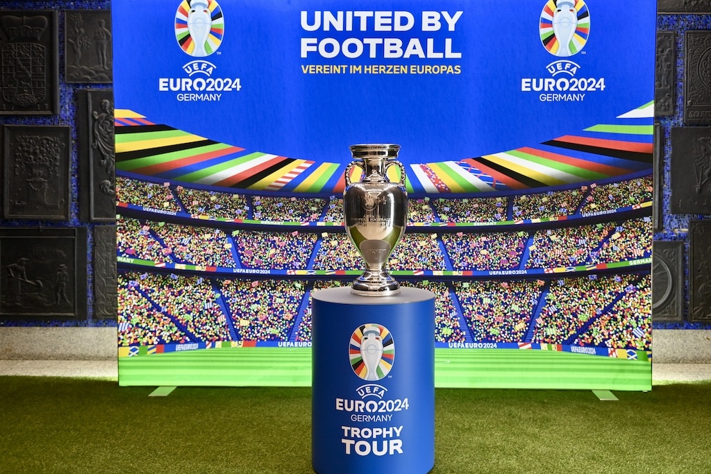 Euro-Siegerpokal zu Gast in Düsseldorf: Trophy Tour zur UEFA EURO 2024