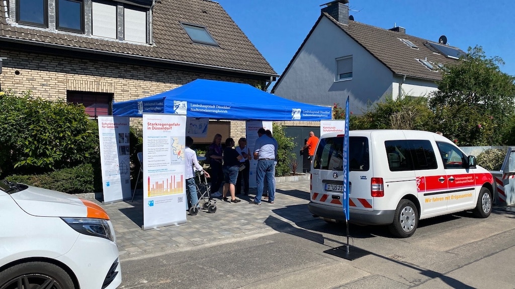 Starkregeninformation des Stadtentwässerungsbetriebs vor Ort