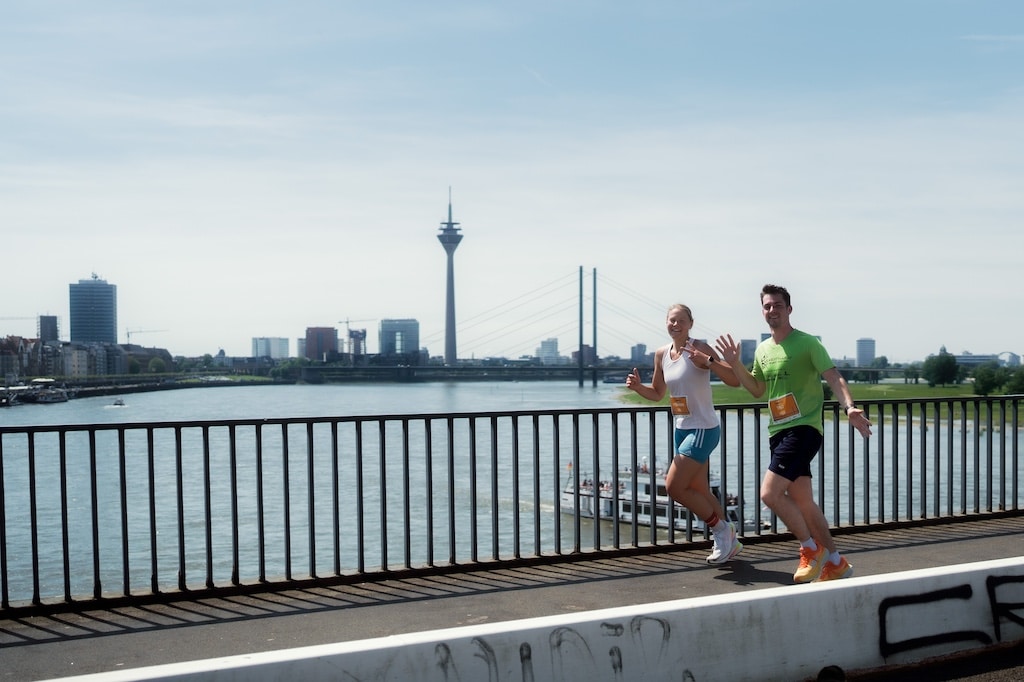 Düsseldorfer Brückenläufer sammeln 90.000 Euro für „Stiftung RTL – Wir helfen Kindern e.V.“