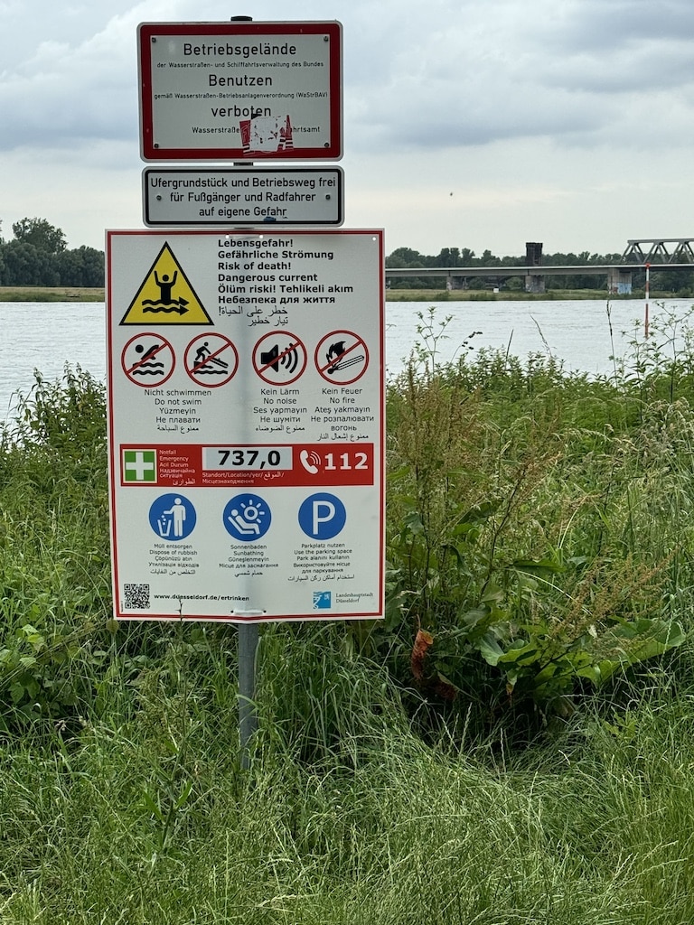 50 neue Hinweisschilder warnen vor den Gefahren des Badens im Rhein