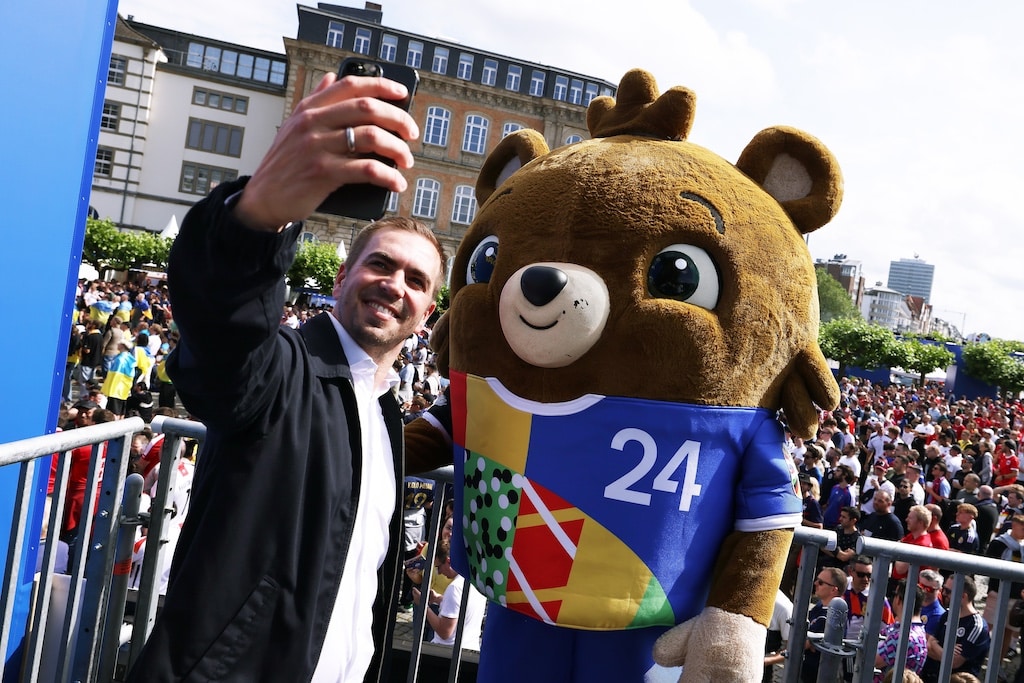 EURO-Turnierdirektor Philipp Lahm besucht die Fan-Zone in Düsseldorf