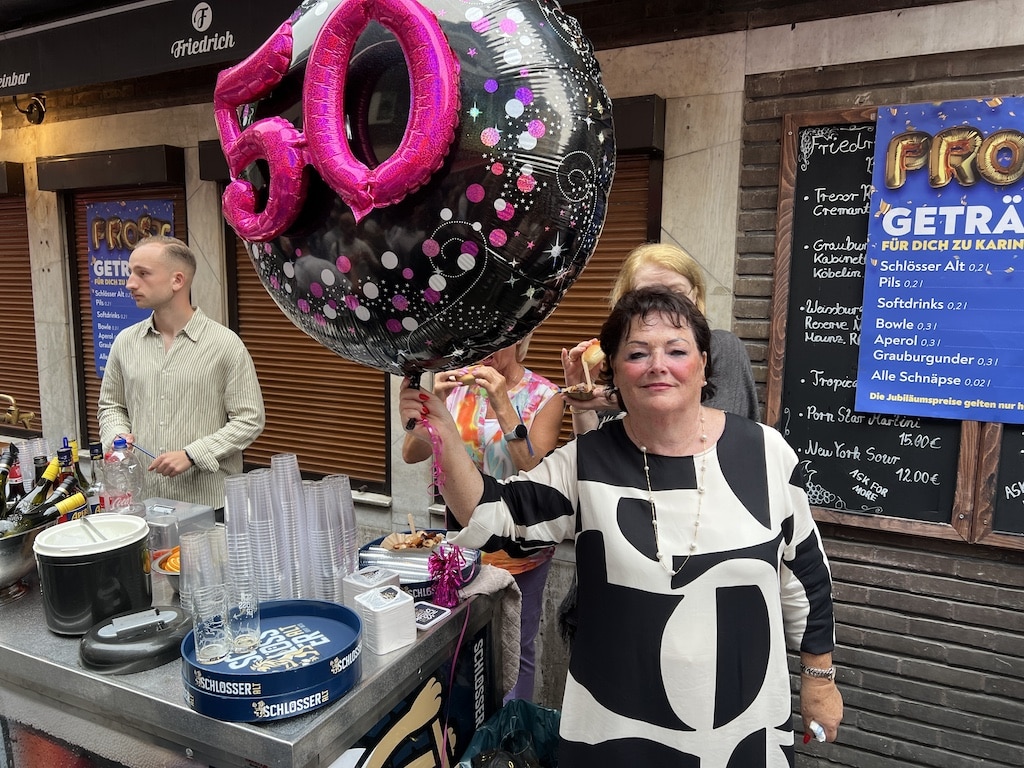 Karin Houck feiert 50 Jahre im “Nähkörbchen”