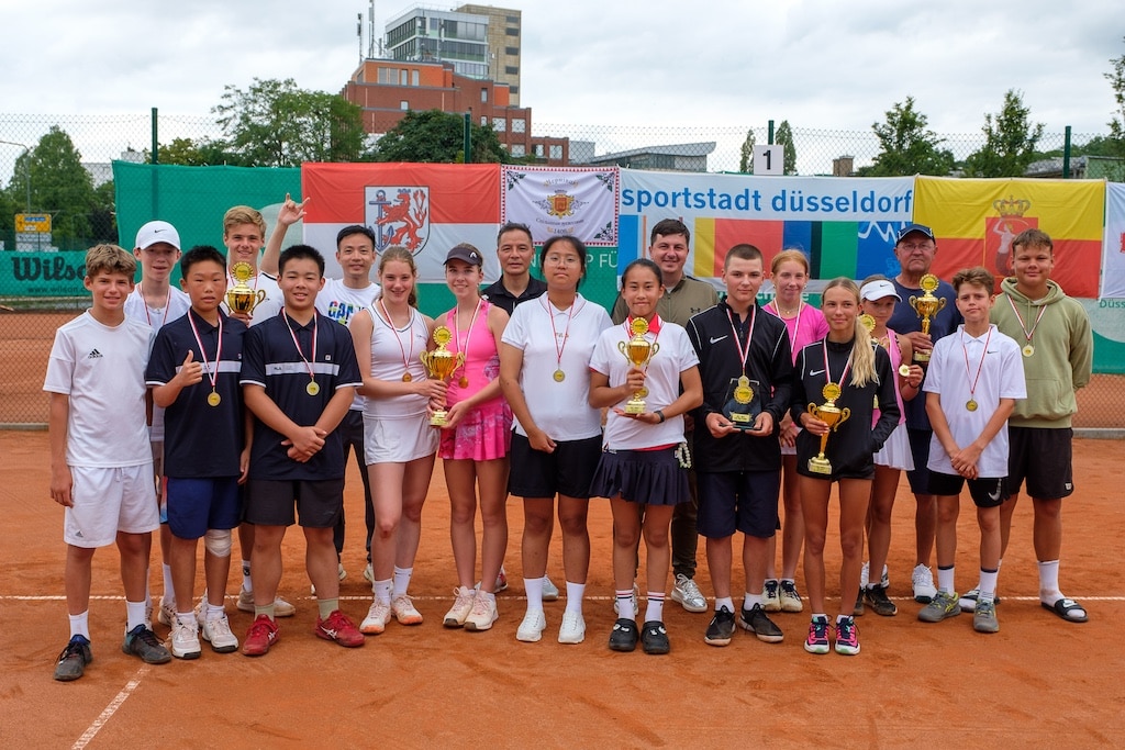 13. “Düsseldorf Friendship Cup” mit spannendem Tennis und freundschaftlichen Begegnungen