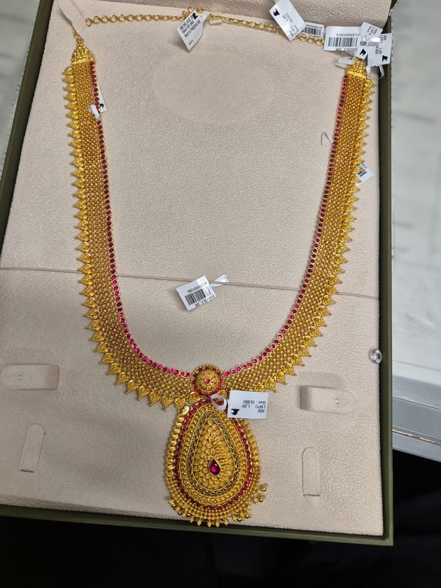 Zoll am Düsseldorfer Flughafen beschlagnahmt Goldschmuck im Wert von knapp 47.000 Euro