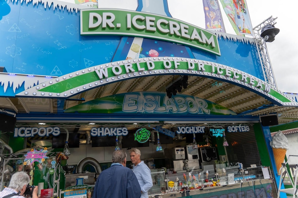 Aufbau Rheinkirmes 2024 Foto: LB / Olaf Oidtmann