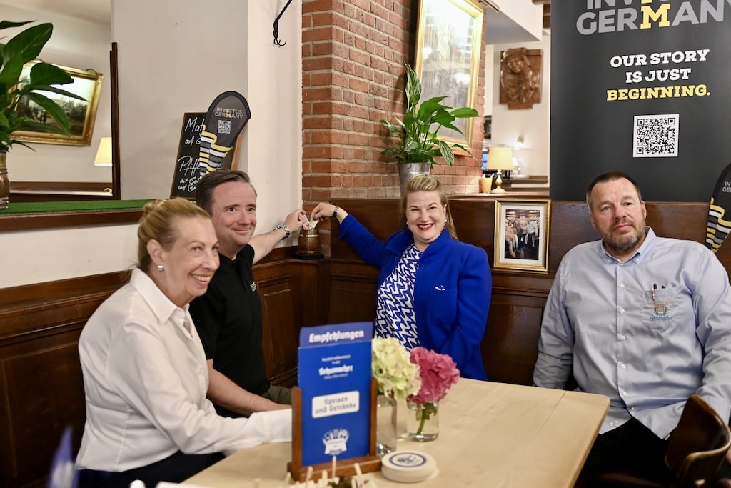 „Im Goldenen Kessel“: Ein Spendenfässchen erinnert an den Besuch von Prinz Harry und Meghan Markle