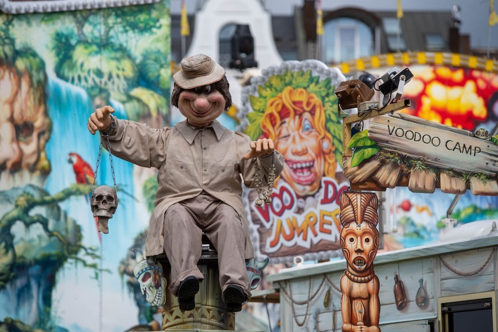 Aufbau Rheinkirmes 2024 Foto: LB / Olaf Oidtmann