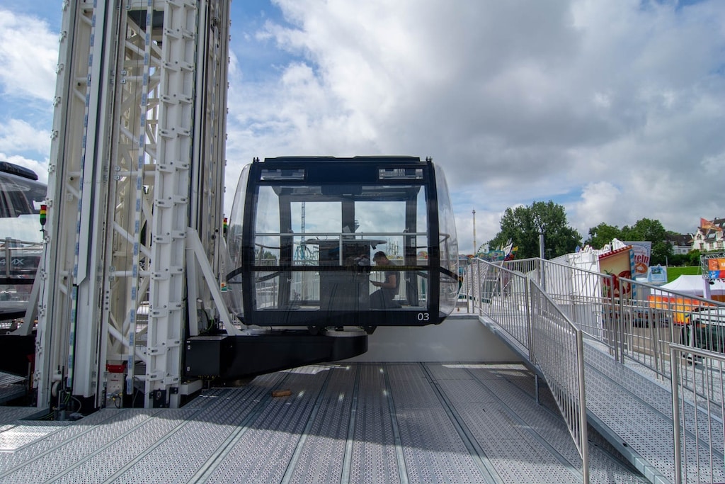 Aufbau Rheinkirmes 2024 Foto: LB / Olaf Oidtmann