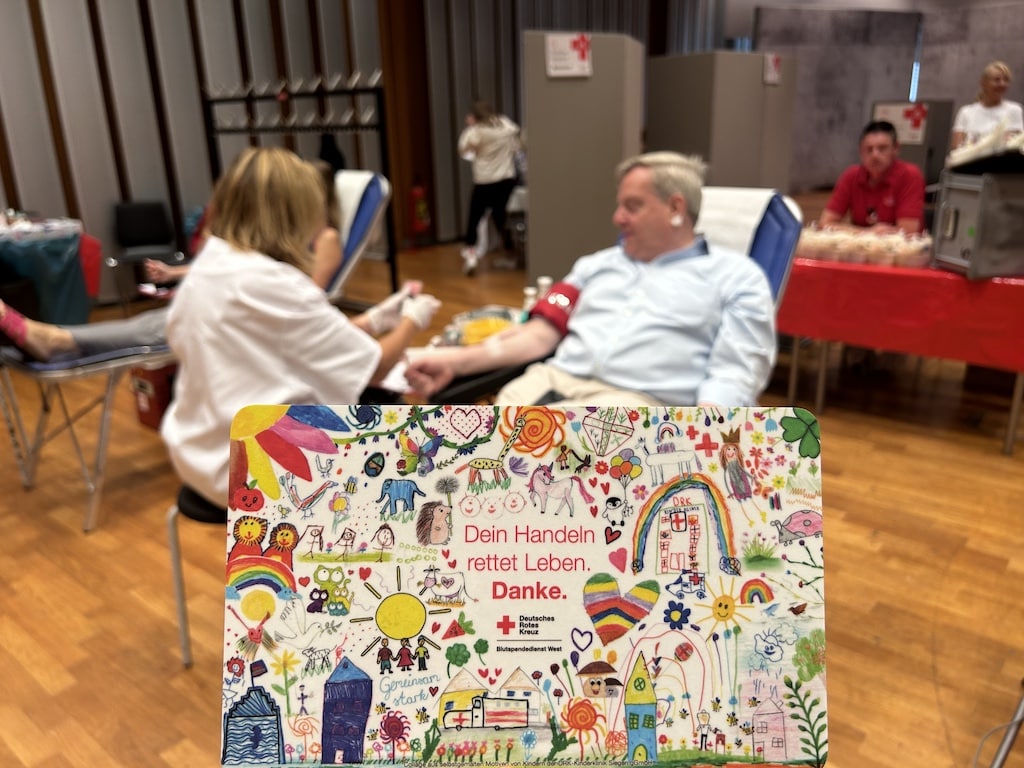 Erfolgreiche Blutspendeaktion bei der Stadtsparkasse Düsseldorf: 83 Konserven in vier Stunden gesammelt