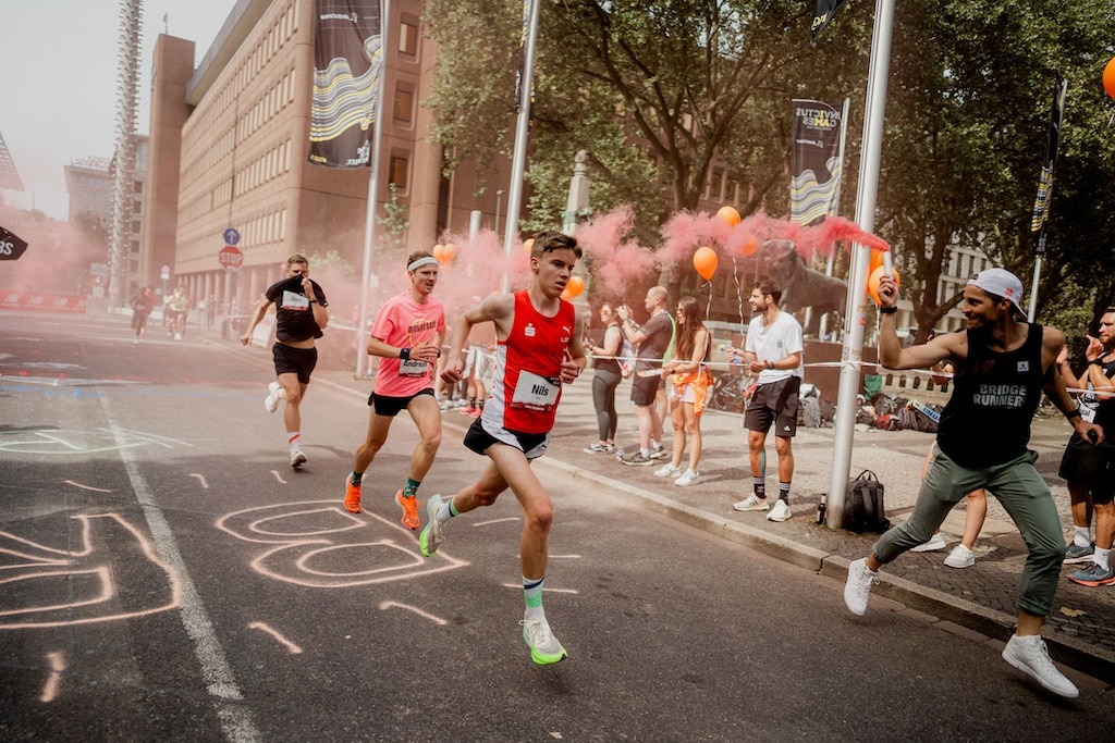 Weltrekordversuch bei der New Balance KÖ MEILE: Yared Nuguse peilt Bestmarke an