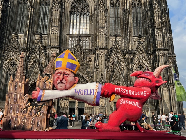 Woelki vor Dom Foto: Jacques Tilly