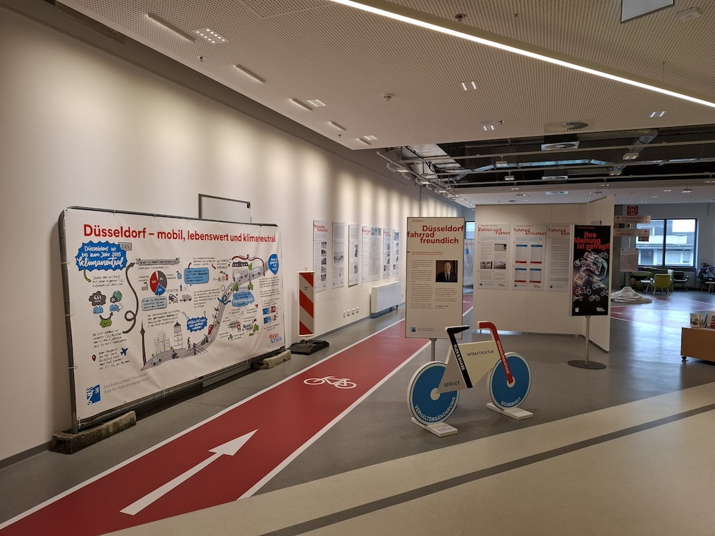 Ausstellung zur Radverkehrsförderung im KAP 1