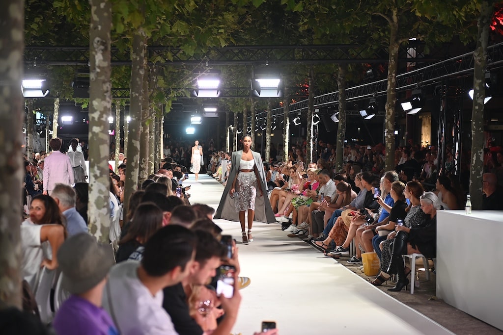 Breuninger Fashion Shows begeistern in neuer Düsseldorfer Location