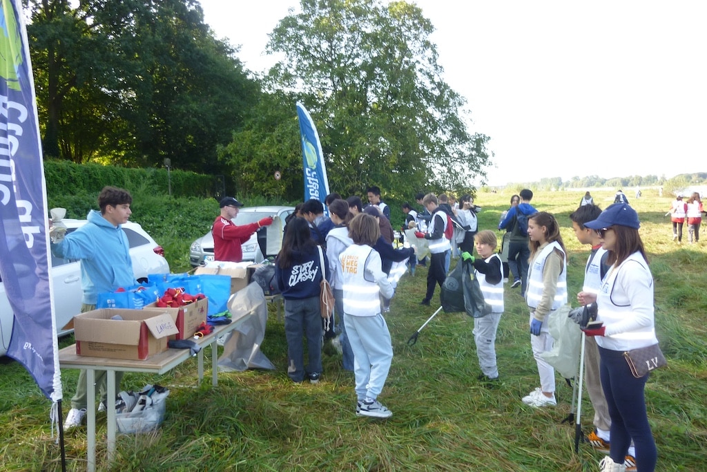 7. Rhine Clean up in Kaiserswerth