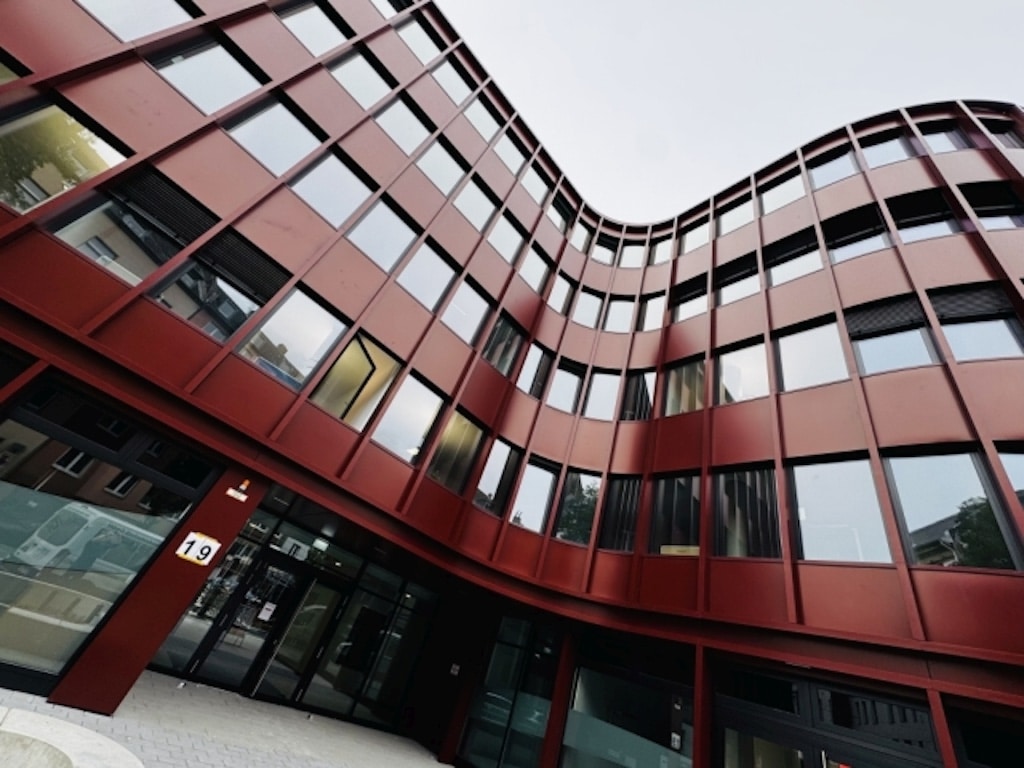 Verbraucherzentrale NRW: Beratungsstelle Düsseldorf in neues, nachhaltiges Gebäude umgezogen