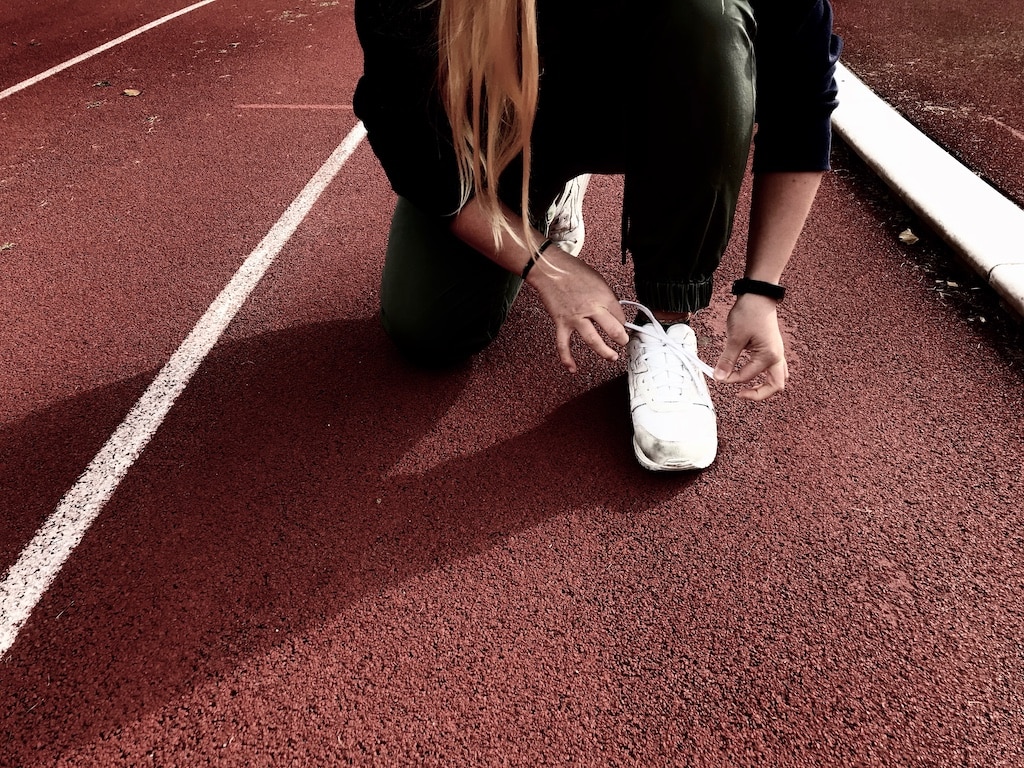“Laufen unter Flutlicht” startet am 4. November auf fünf städtischen Sportanlagen