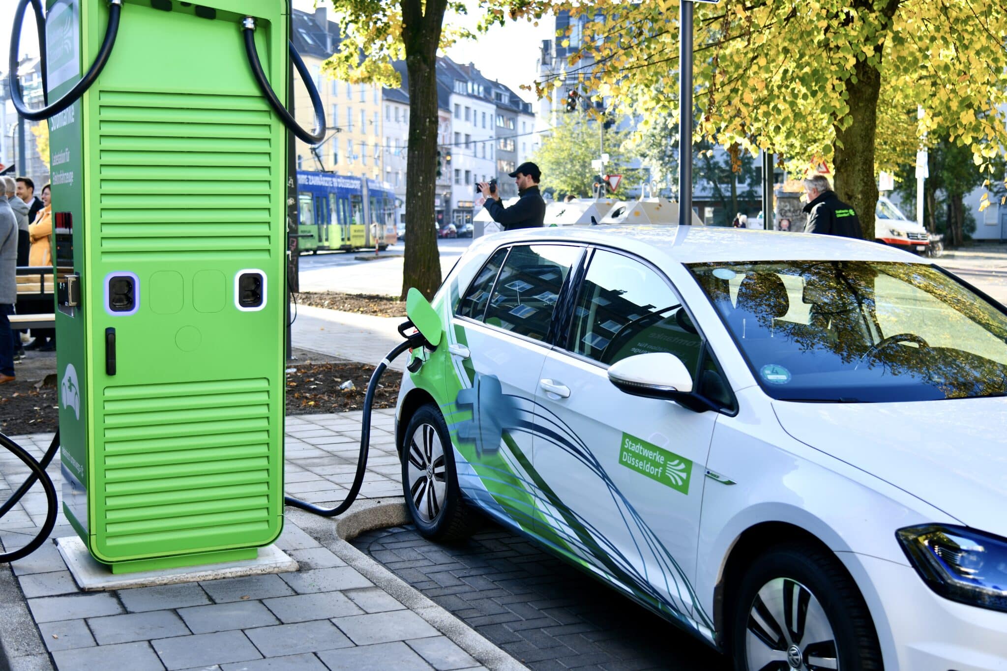 Mobilitätsstation Schloßstraße mit Superschnellladesäule eröffnet