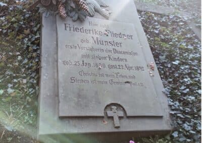 Auf dem alten Diakonissenfriedhof ist auch das Grab von Friederike Fliedner, die hier mit sieben ihrer elf Kinder bestattet wurde Foto: G. Schreckenberg
