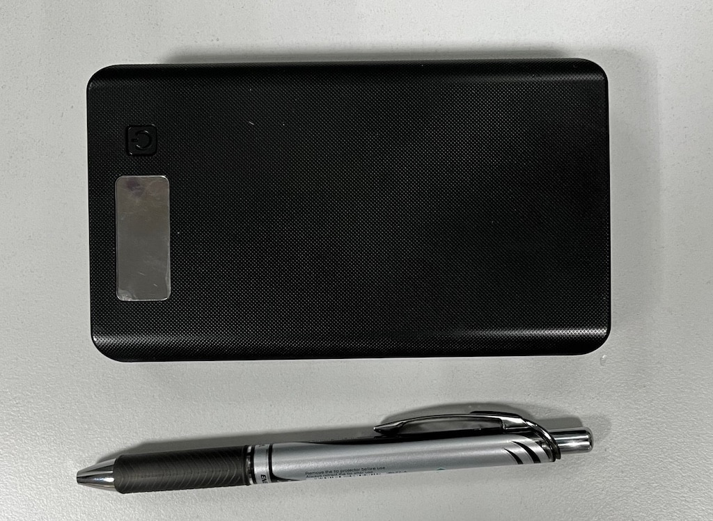 Zivilfahnder nehmen Diebestrio in Pempelfort fest: Laptoptasche aus Ferrari gestohlen