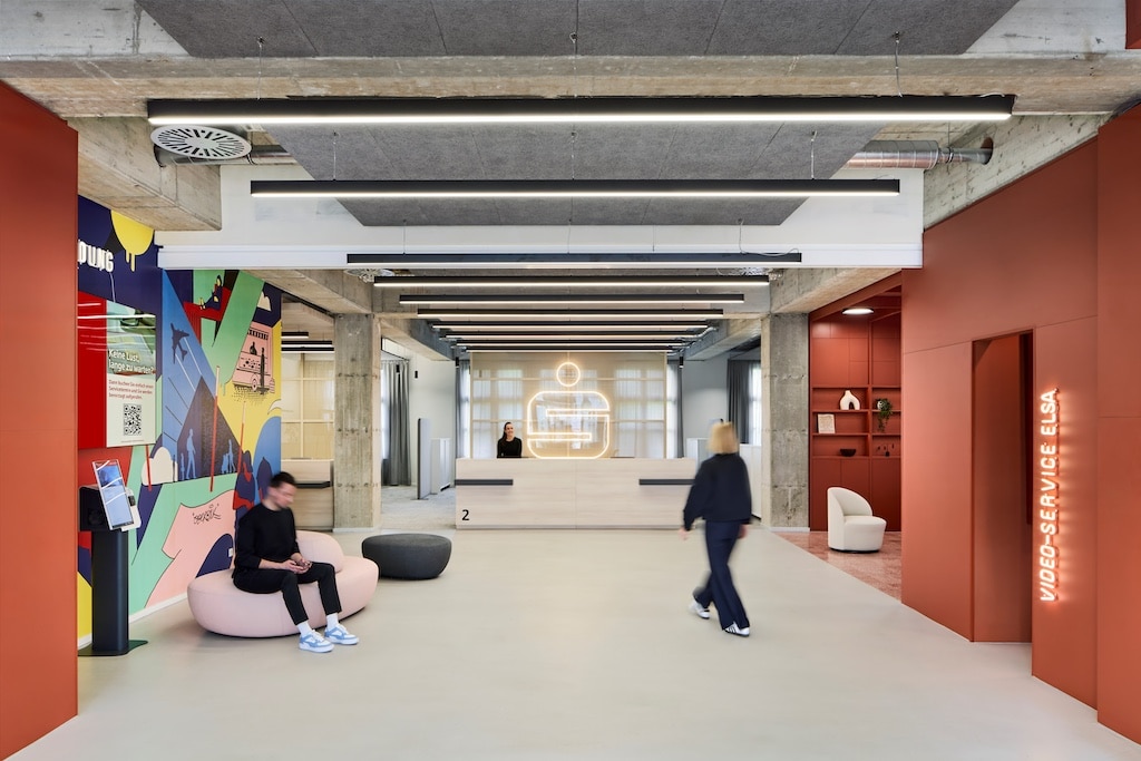 Neues Filialdesign der Stadtsparkasse Düsseldorf-Oberbilk: Modulares Konzept verbindet Stadtteilidentität und modernen Service