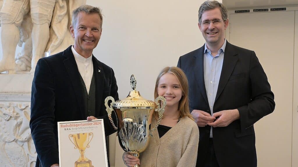 Gewinnerinnen und Gewinner des Gerresheimer Radschlägerturniers im Rathaus