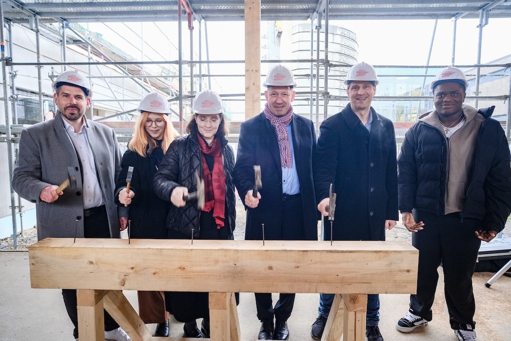 Richtfest für den Erweiterungsbau des Geschwister-Scholl-Gymnasiums und der Hulda-Pankok-Gesamtschule