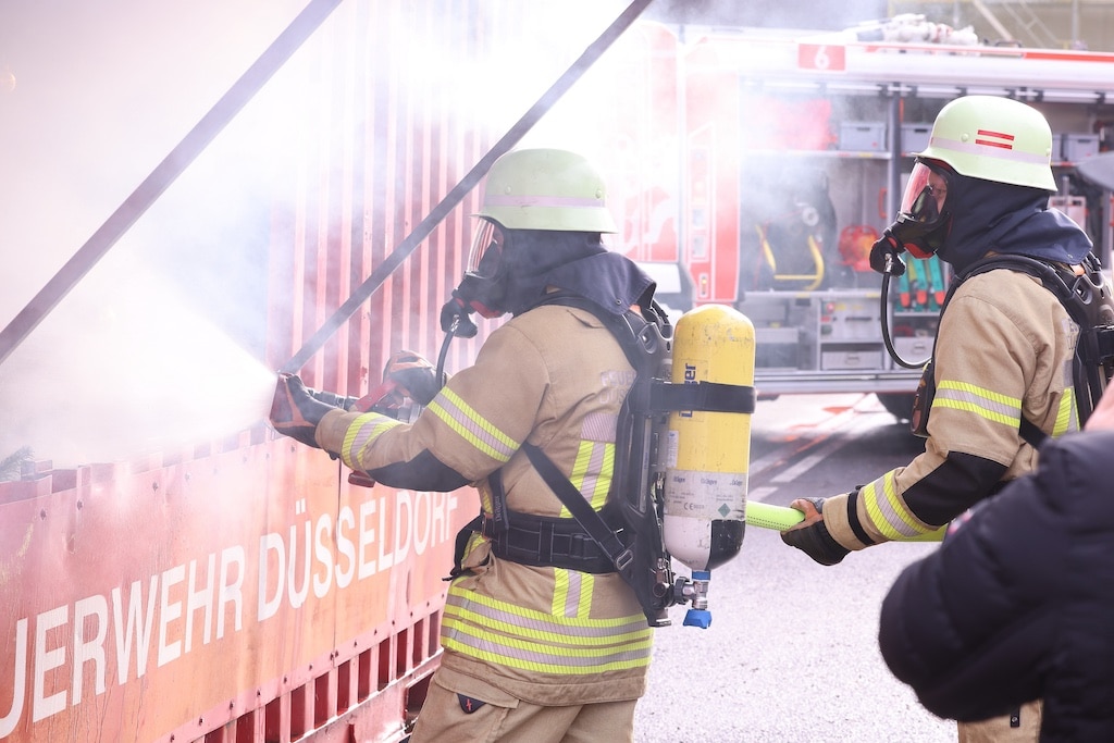 Wenn der Christbaum Feuer fängt: Feuerwehr klärt über Gefahren in der Vorweihnachtszeit auf
