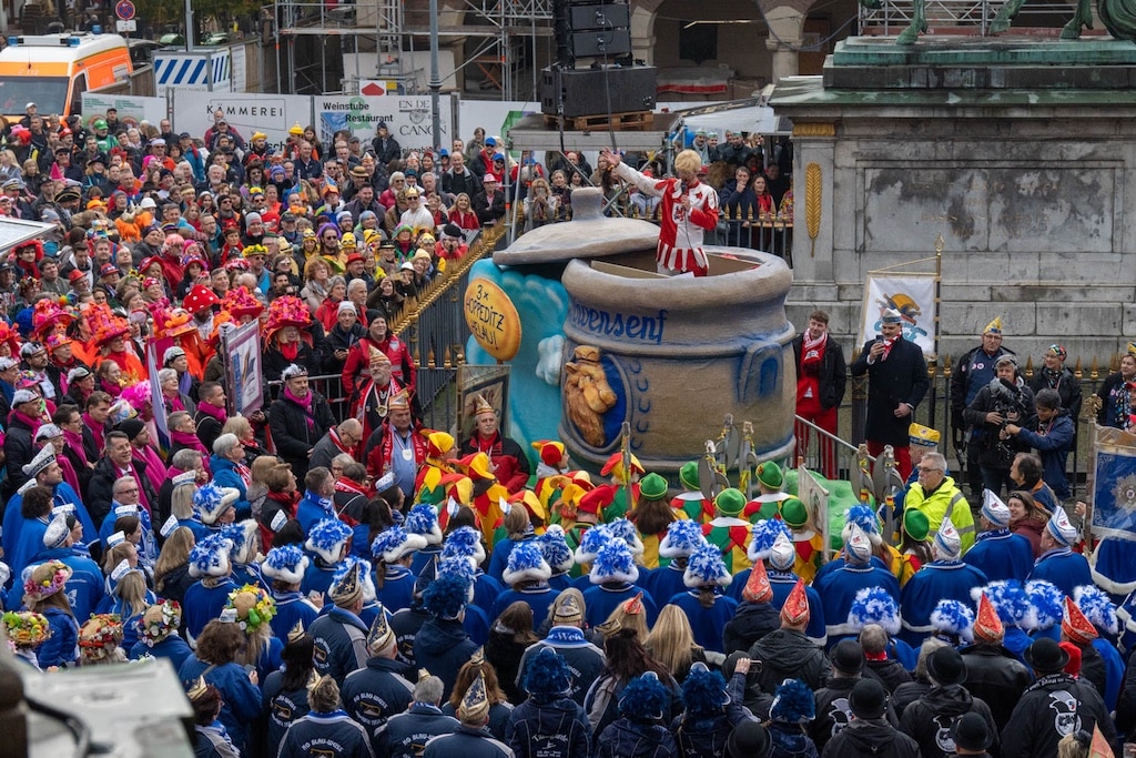 Hoppeditz Erwachen läutet Jubiläumssession „200 Jahre Düsseldorfer Karneval“ ein