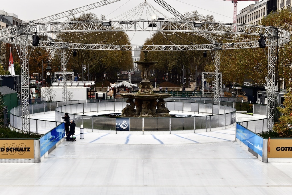 Winterwelt auf der Königsallee: Neues Konzept und bewährte Klassiker in der Füchschen-Alm
