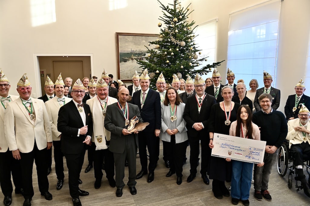 Verleihung des „Goldenen Lackschuhs“ an Impulz Theaterprojekte e.V.