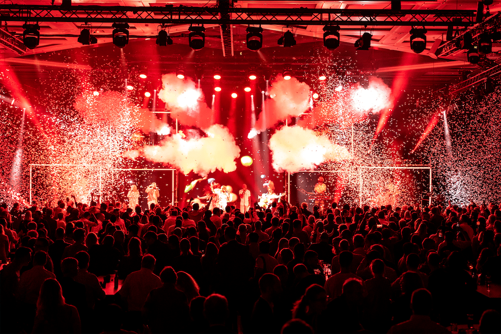 Mit Fresh Music Live ins neue Jahr: FULL MOON Silvesterparty im RheinRiff Düsseldorf