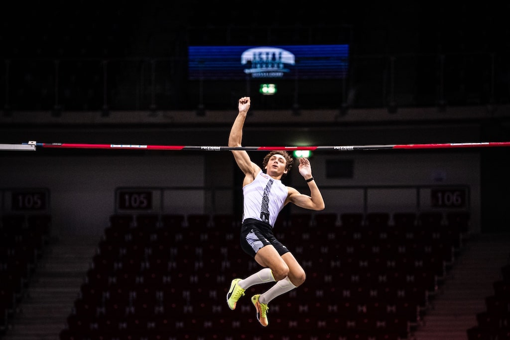 Die Überflieger kommen nach Düsseldorf! Weltklasse-Stabhochsprung beim ISTAF INDOOR