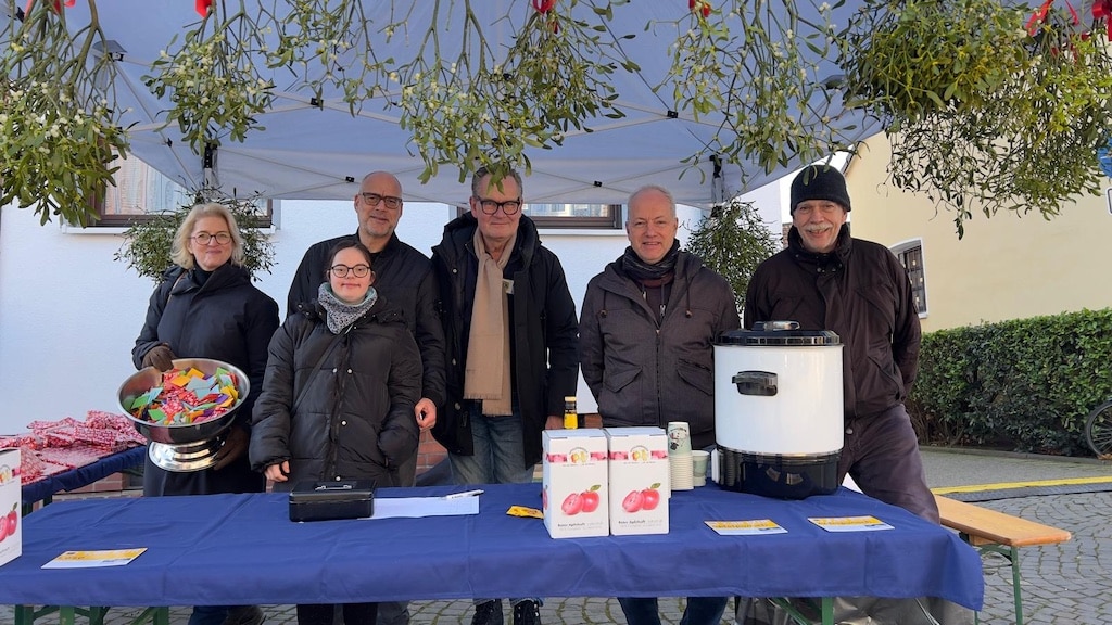 Mistelzweige und Apfelpunsch für das Hospiz
