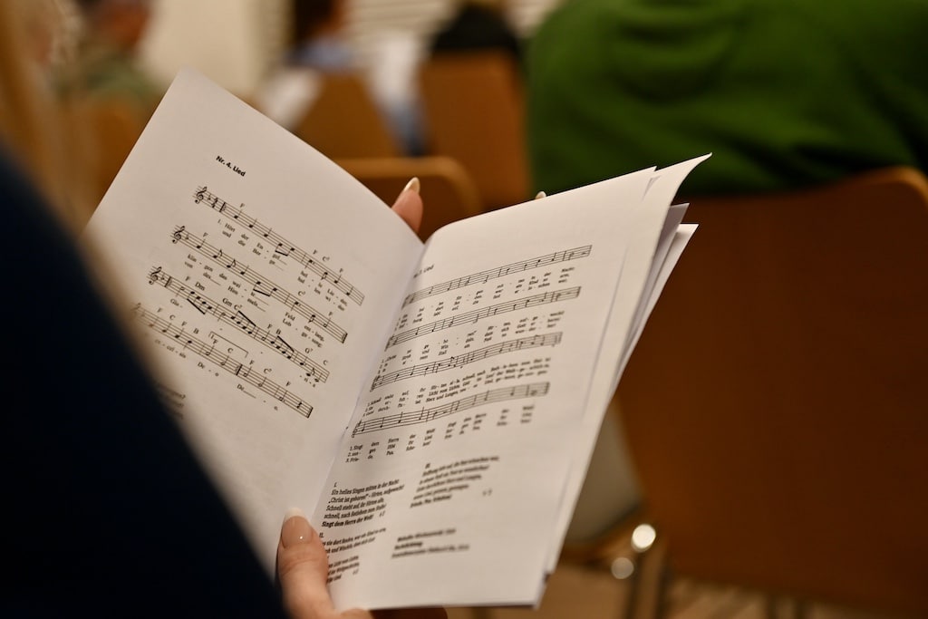 Weihnachtskonzert im Raum des Abschieds – Besondere Klänge in Düsseldorf