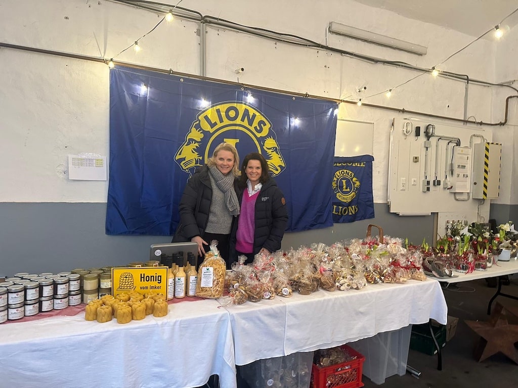 Feuerwehr- und Weihnachtsmarkt in Kalkum