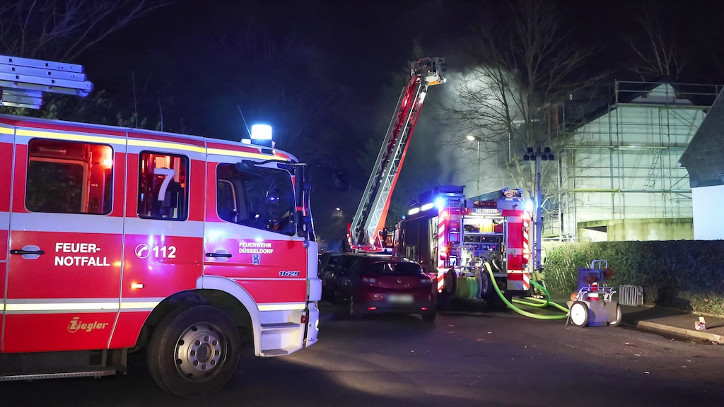 Zwei Brände in Düsseldorf am Silvesterabend