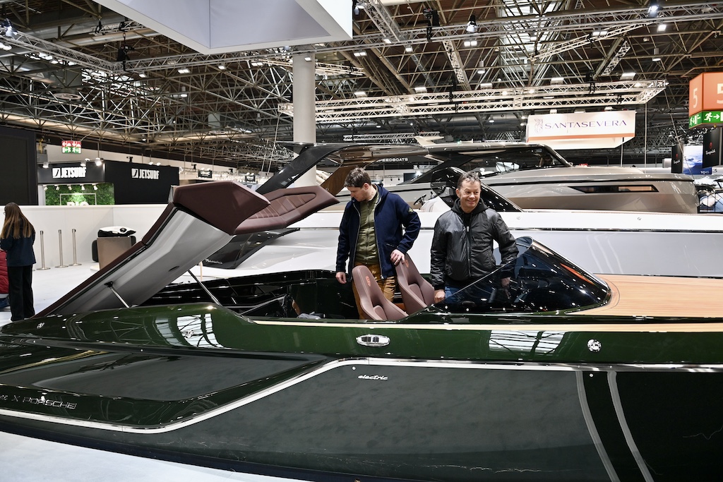 Frauscher x Porsche 850 Fantom © Lokalbüro Frauscher x Porsche 850 Fantom © Lokalbüro