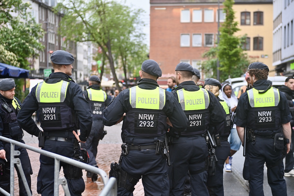 Jahreswechsel 2024/2025: Enge Zusammenarbeit von Ordnungsamt, Polizei, Hilfsorganisationen und Feuerwehr