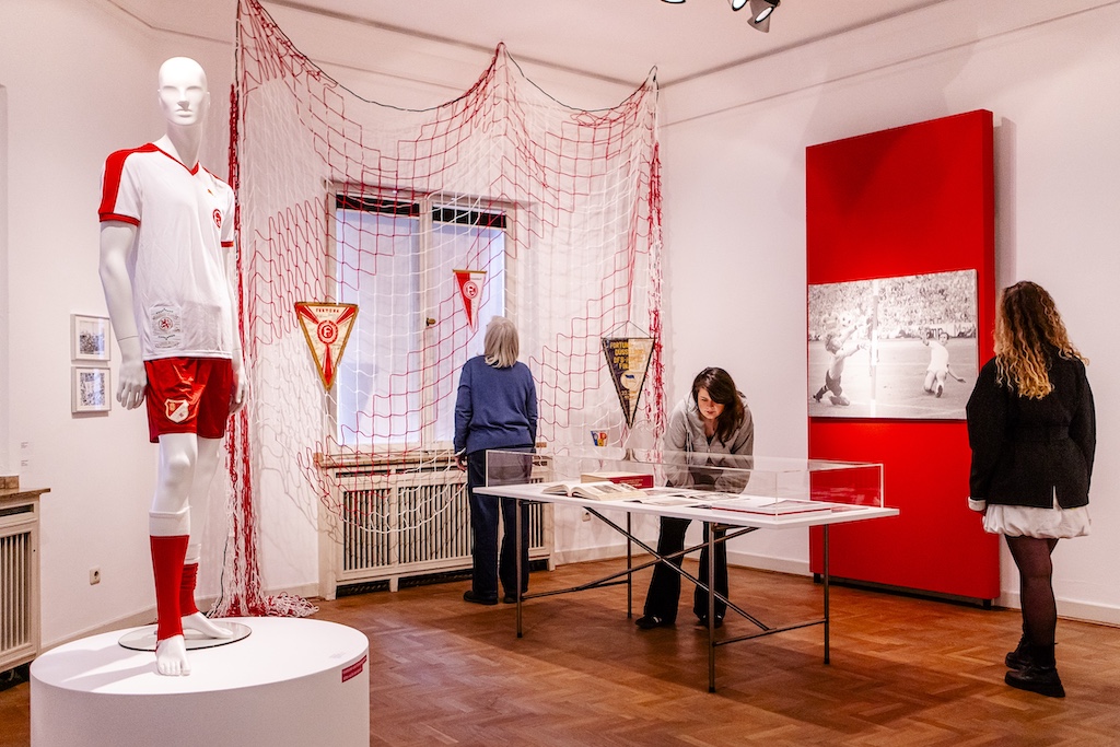 “Exzellente Fußarbeit. Ballett am Rhein trifft Fortuna Düsseldorf”