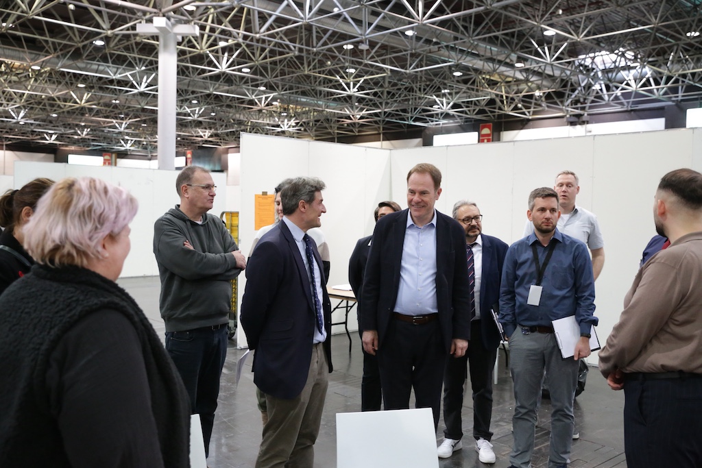 OB Dr. Keller und Kreiswahlleiter Zaum danken den ehrenamtlichen Wahlhelfenden