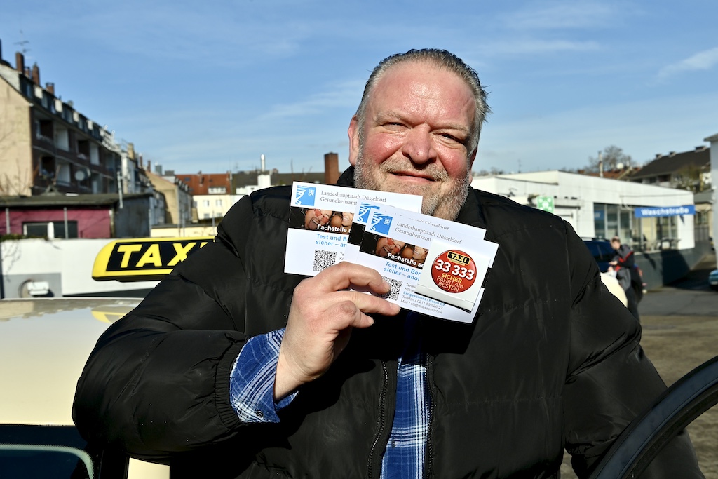 Taxifahrer verteilen wieder Kondome an Karnevalstagen