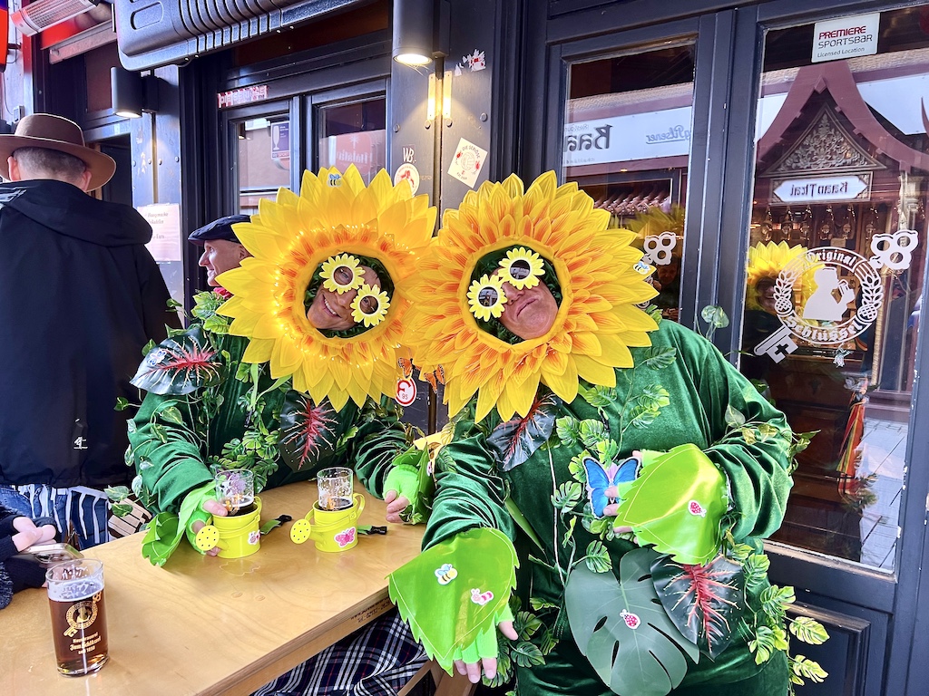 Was erwartet uns in den nächsten Tagen? – Karnevalshöhepunkte in Düsseldorf unter dem Motto „Hütt on wie et wor“