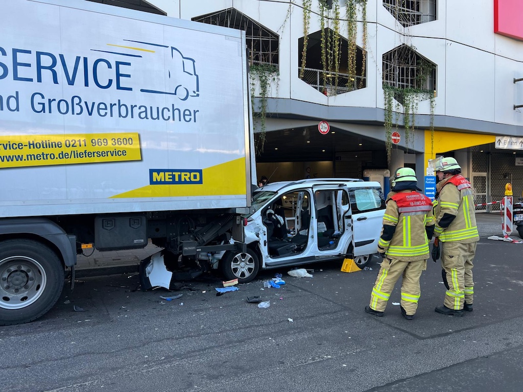 Folgemeldung — Schwerer Verkehrsunfall am Carlsplatz — Ursache ermittelt